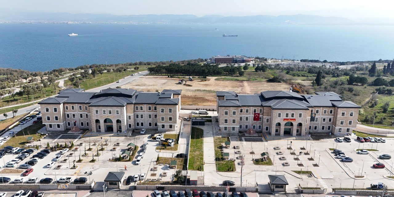 Yeni hükümet konağı ve belediye hizmet binasına ulaşım kolaylaşıyor