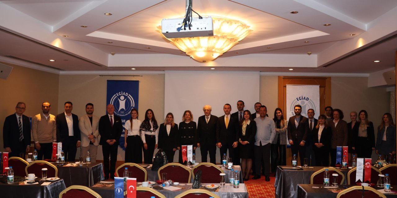 “Türkiye tüketimle değil,  üretim ve ihracatla büyümelidir”