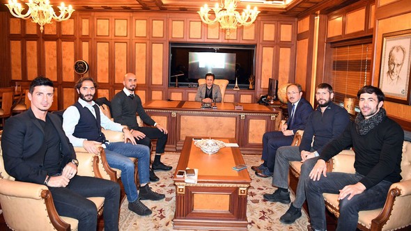 TUZLASPOR PROFESYONELLERİN ELİNDE