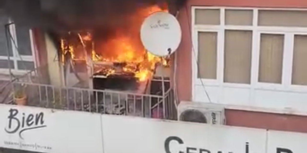 Daire alevlere teslim oldu, 4 kişi dumandan etkilendi