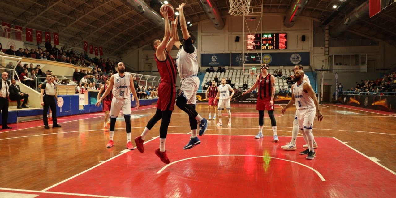 Türkiye Basketbol Ligi: Kocaeli BŞB Kağıtspor: 69 - Gaziantep Basketbol: 75