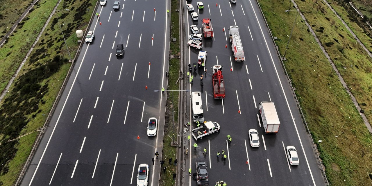 Kuzey Marmara Otoyolu’nda 1 polisin şehit olduğu kaza yeri havadan görüntülendi