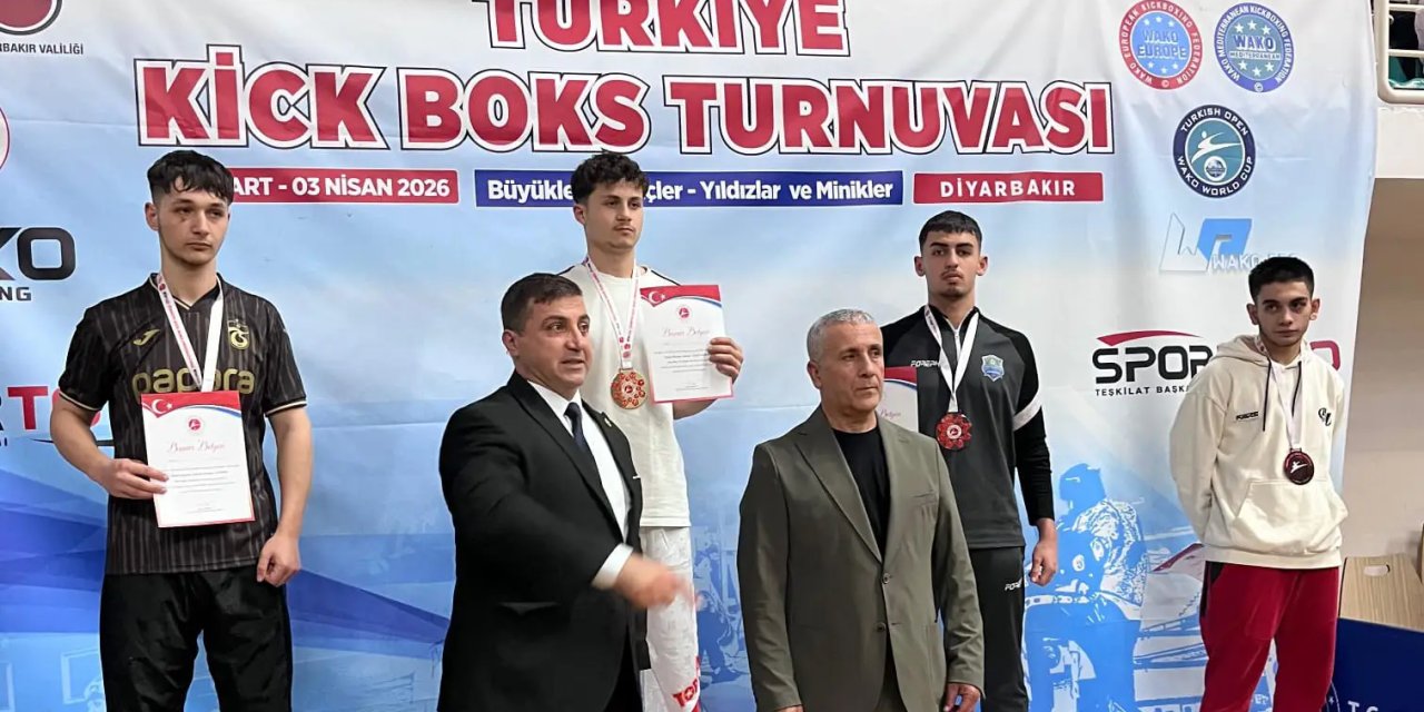 Çayırovalı sporcular, o turnuvadan 2 madalyayla döndü
