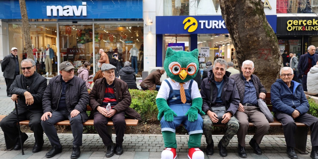 Roman kahramanları İzmit sokaklarında