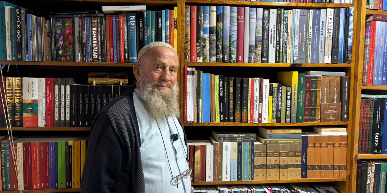 Maksut Amca, Alev Alatlı Kütüphanesi’ne hayran kaldı