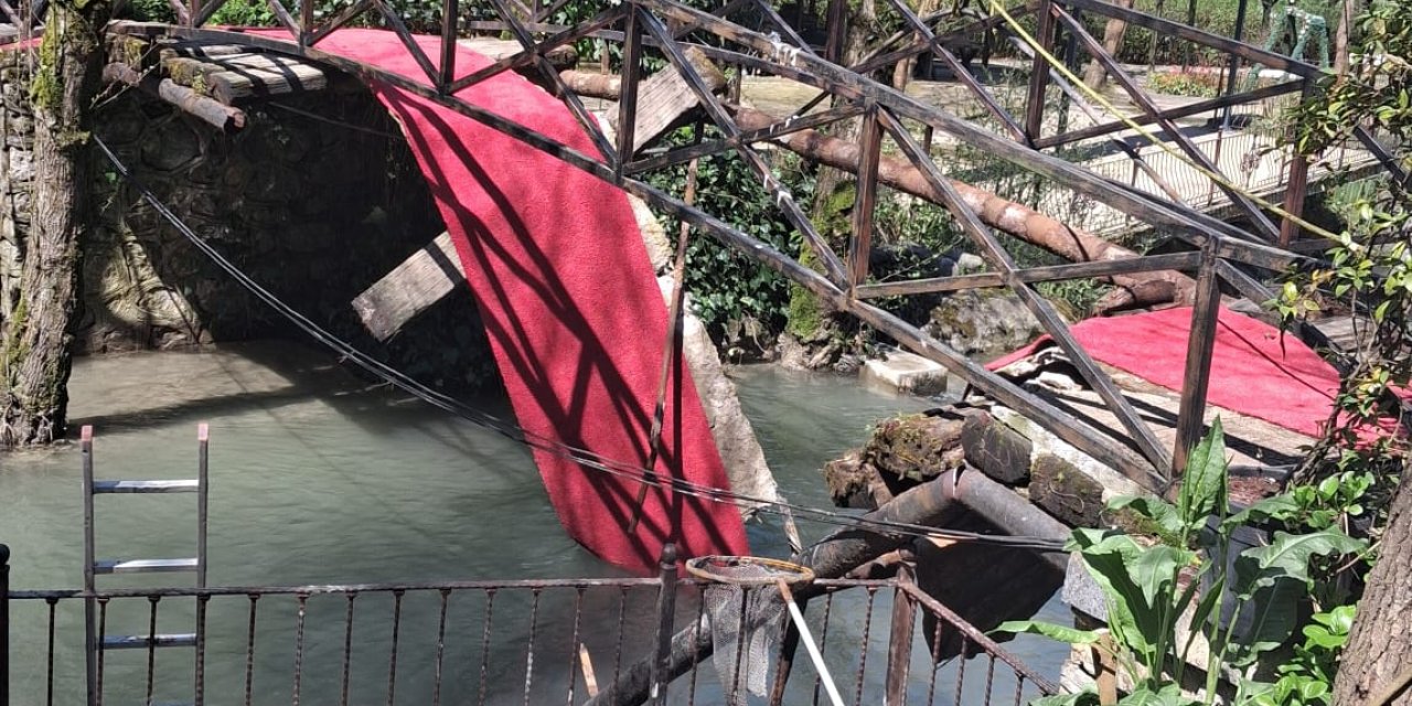 Sapanca’da seyir köprüsü çöktü: 4 yaralı