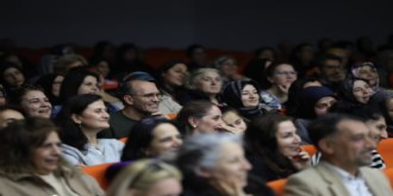 Kahkaha ve Sanat Aynı Sahnede Buluştu