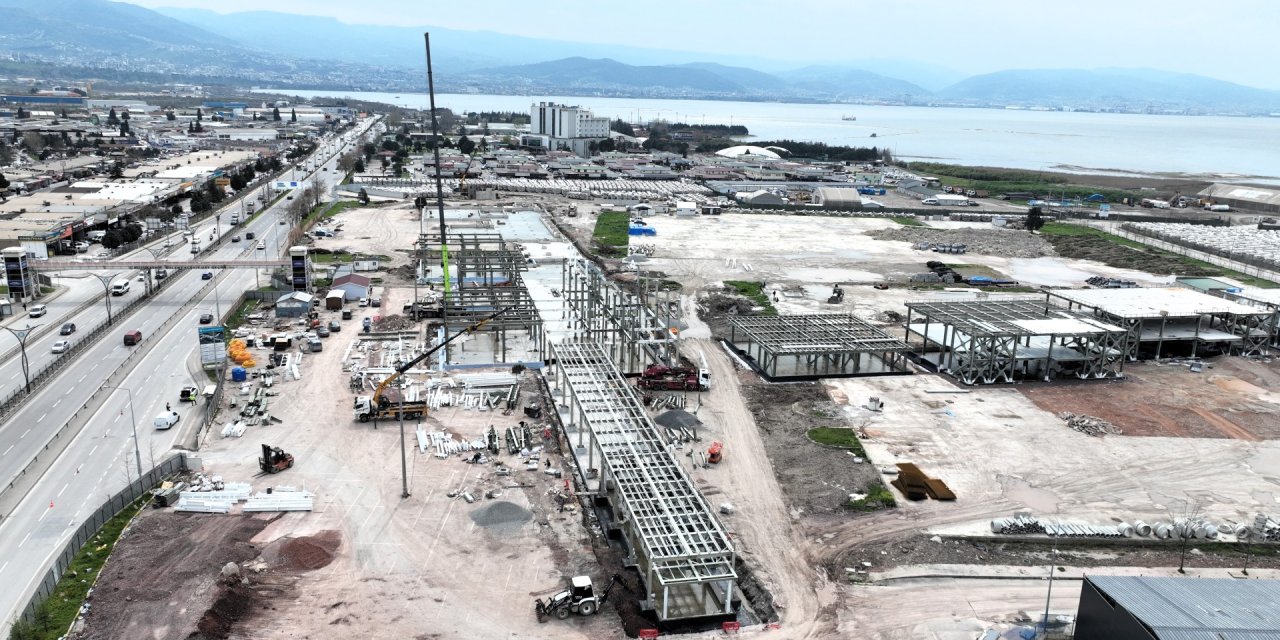 Yapılar yükseliyor, merkez şeklini alıyor