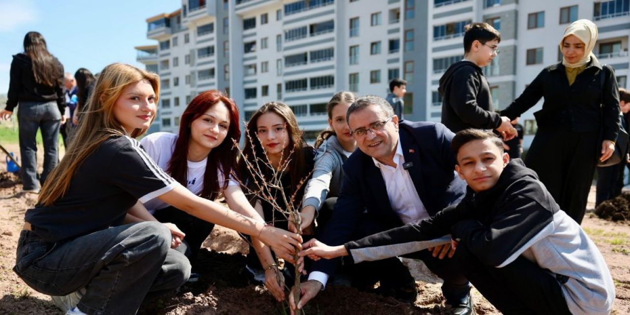 Derince´de Fidanlar Toprakla Buluştu