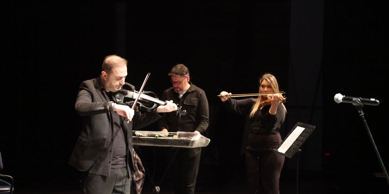 Keman dinletisi kulakların pasını sildi