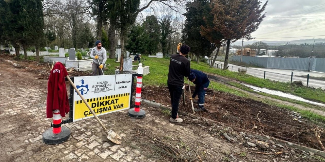 Pelitli Mezarlığı’nda tel  çit ve panel uygulaması