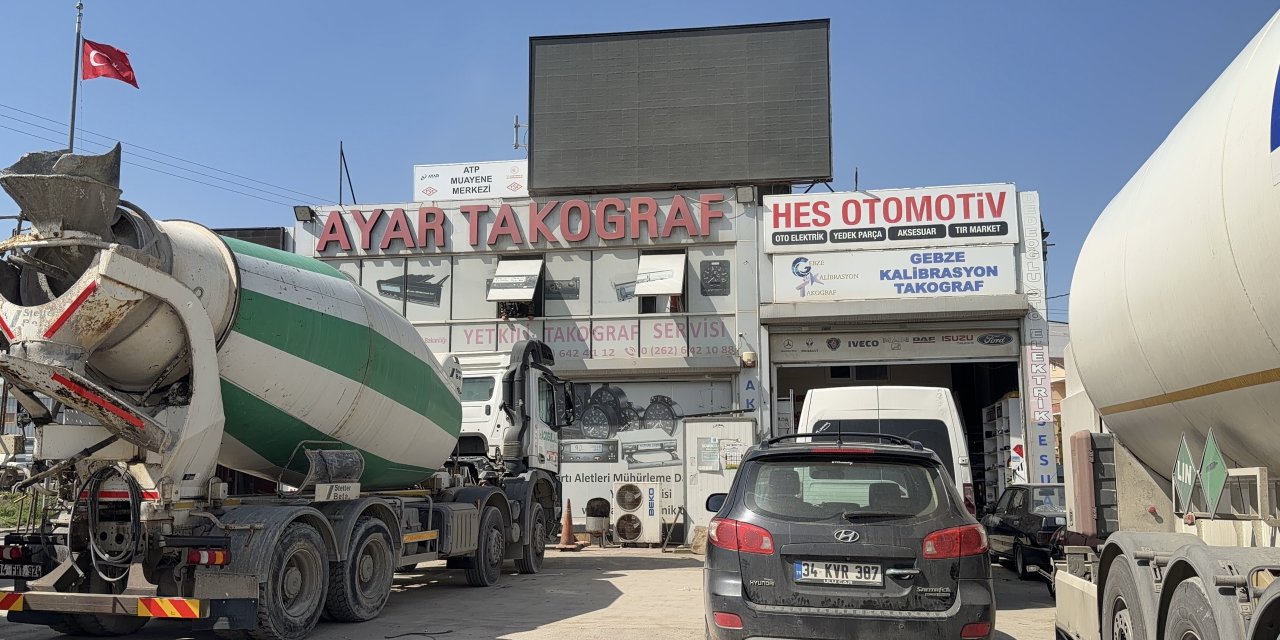 Gebze'de iş yerinde yangın çıktı