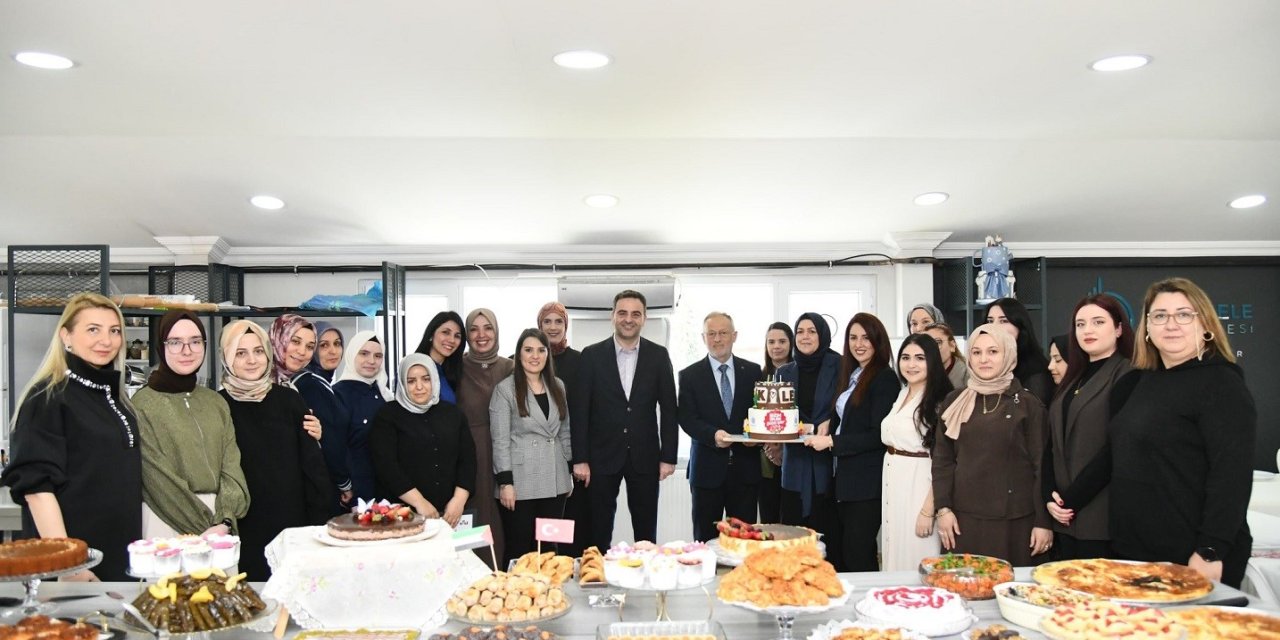Kadınlar pastacılık  sertifikalarını aldı