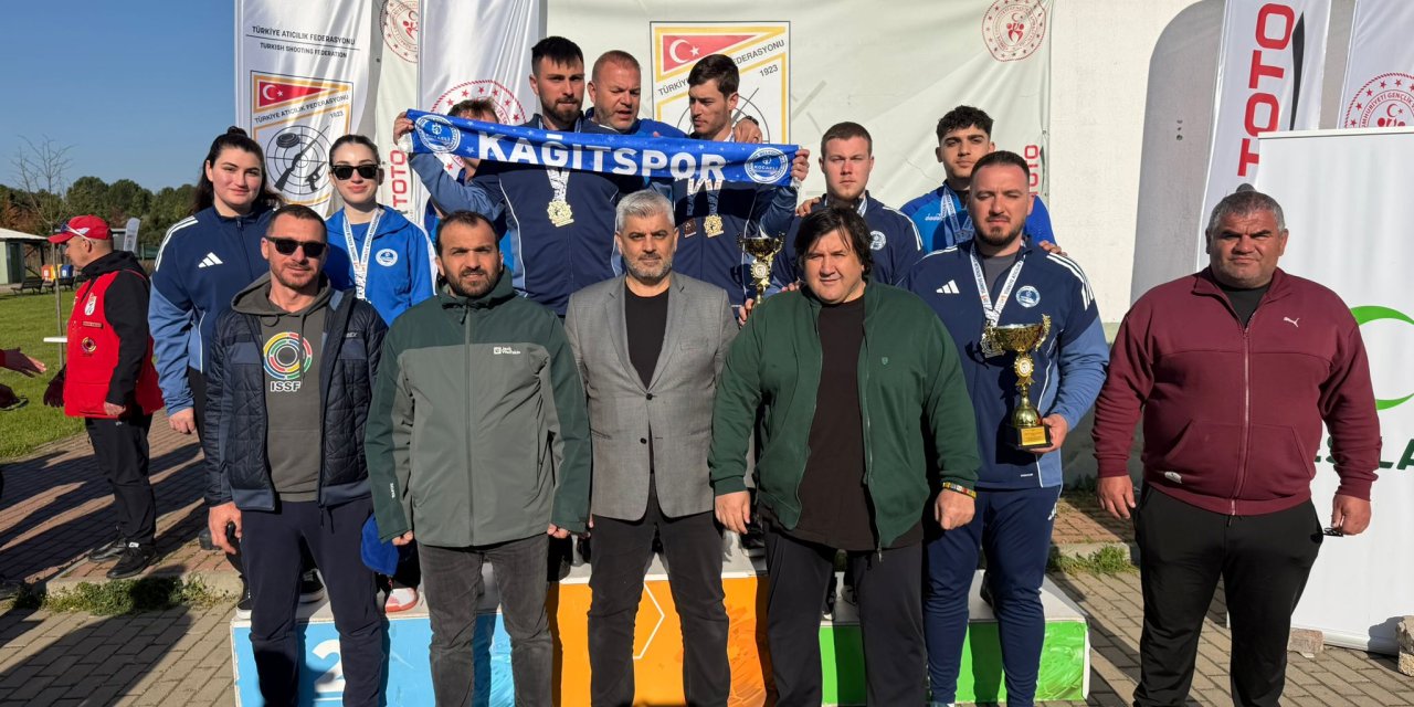 Pes etmeyenlerin ve şampiyonların kulübü Kağıtspor