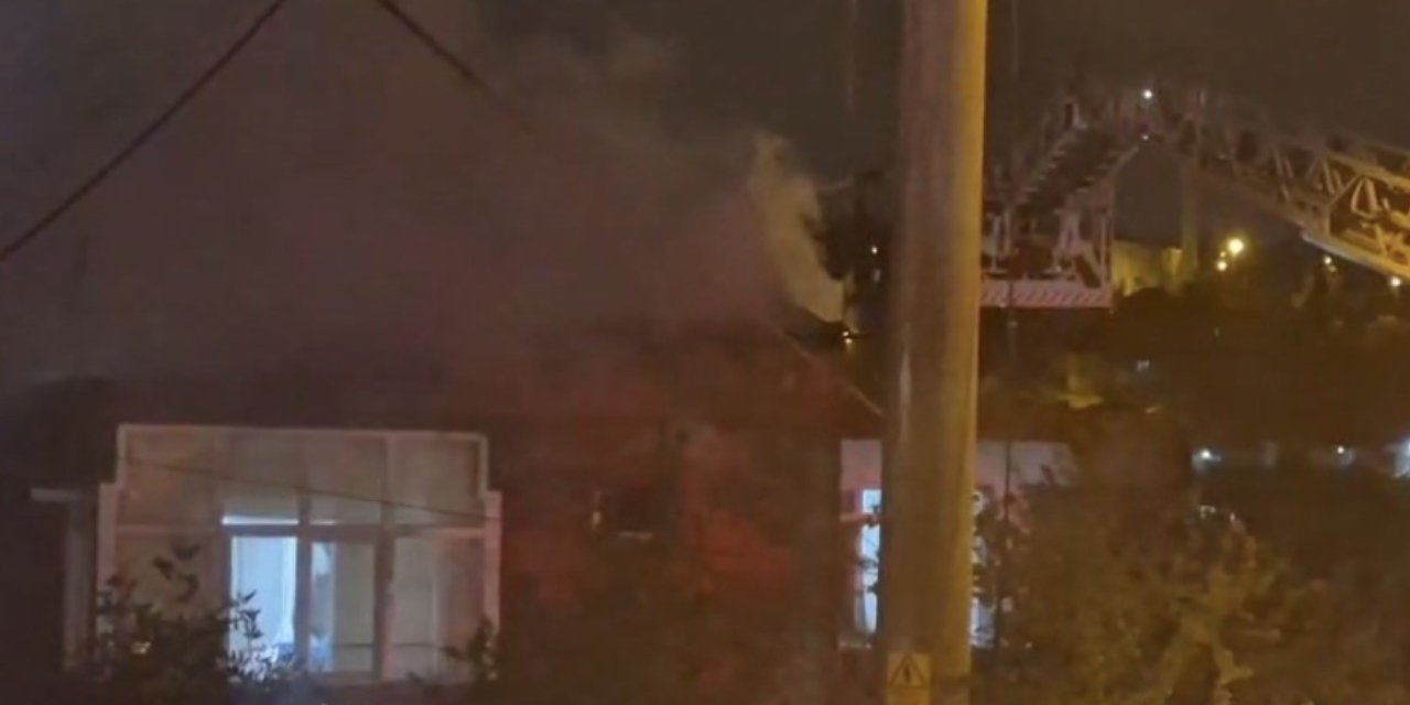 Çatı katında yangın paniği