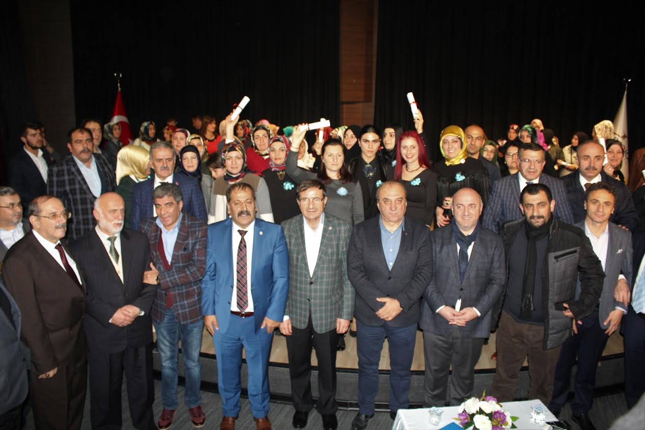 Erzurumlu kadınlar sertifikalarını aldı 