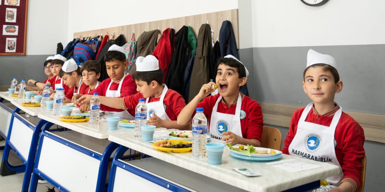 Zeytin kültürü minik şeflerle geleceğe taşınıyor