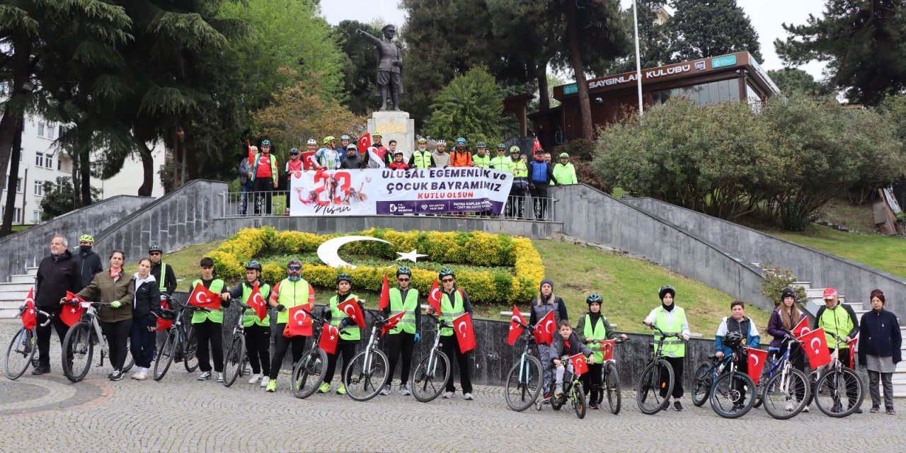 İzmit’te, 23 Nisan coşkusu ile bisiklet turu
