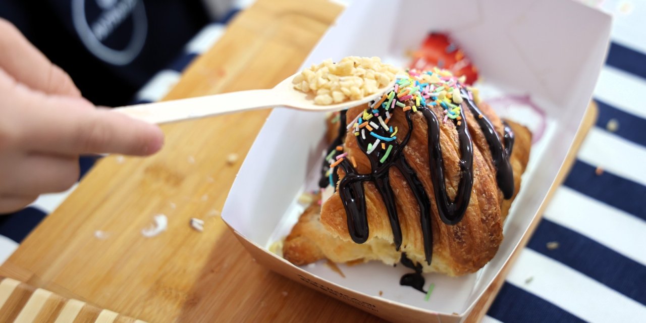 Kruvasan süsleme atölyesinde renkli anlar