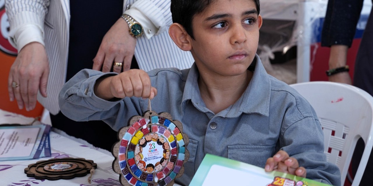 23 Nisan sizlerle çok daha güzel