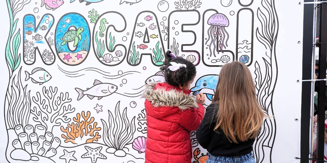 Dev küp, çocukların dünyası ile renklendi