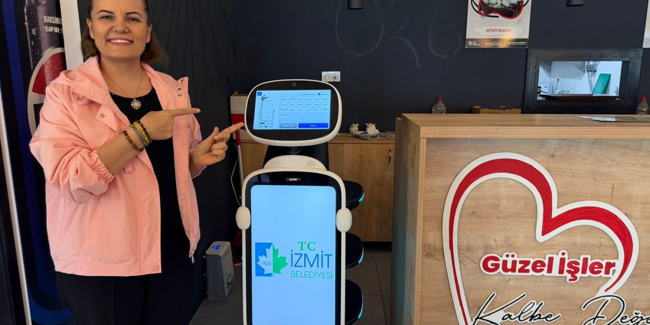 Servis robotlar Gülümse Kafelerde işe başladı