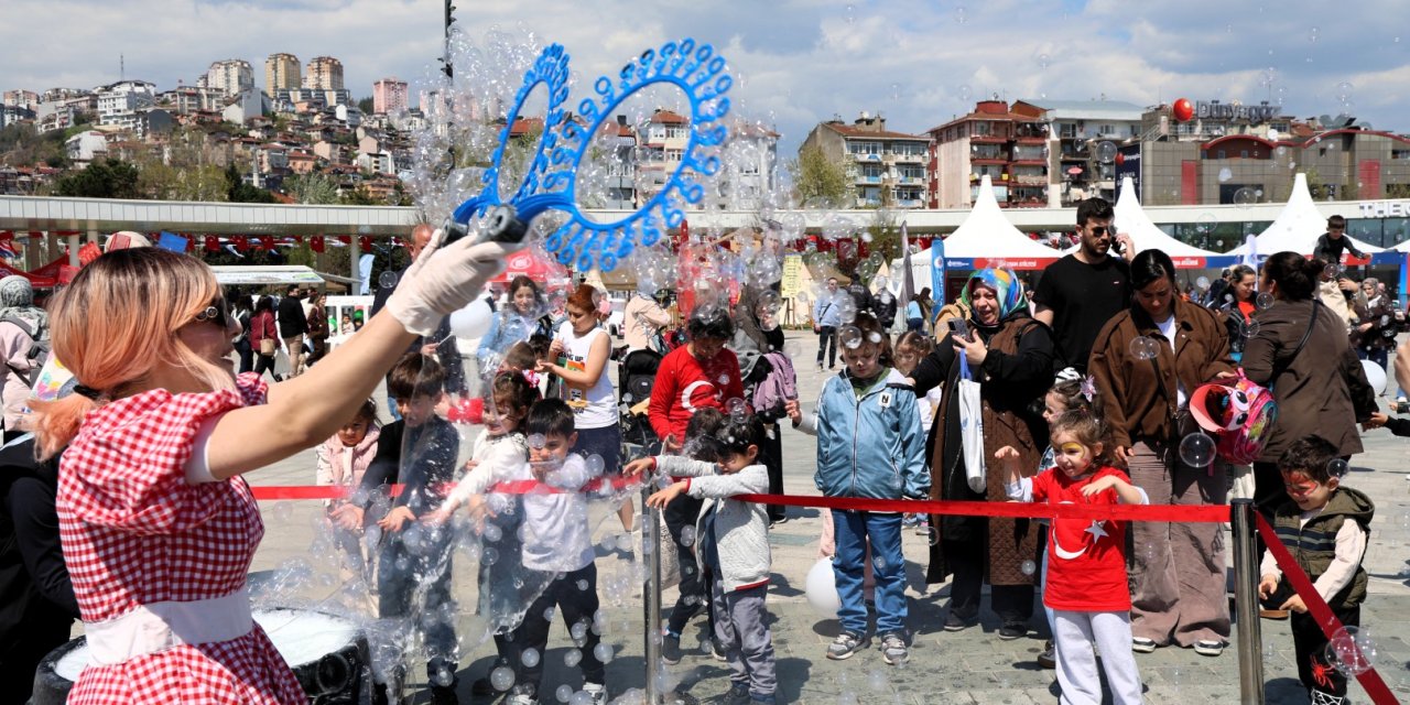 Çocuklar gülsün, bu neşe sürsün