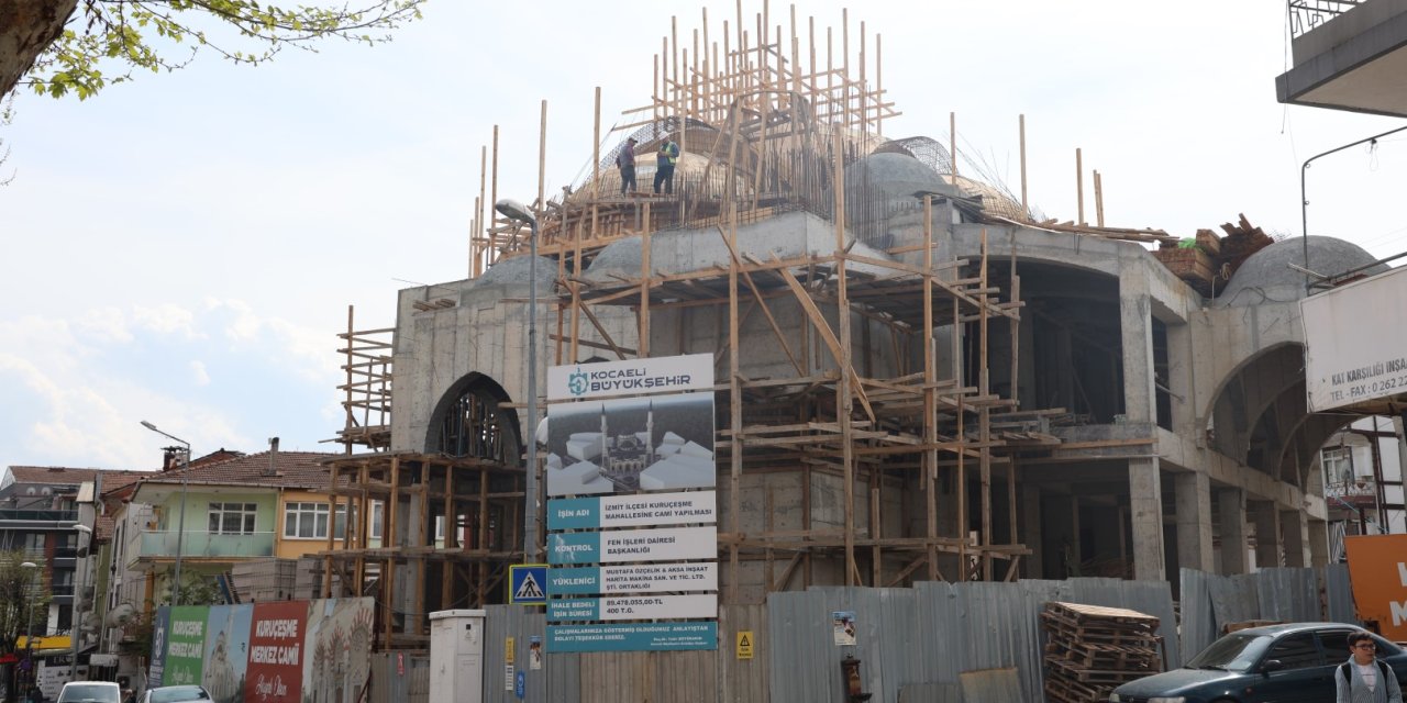 Kuruçeşme Merkez  Camii ortaya çıkıyor