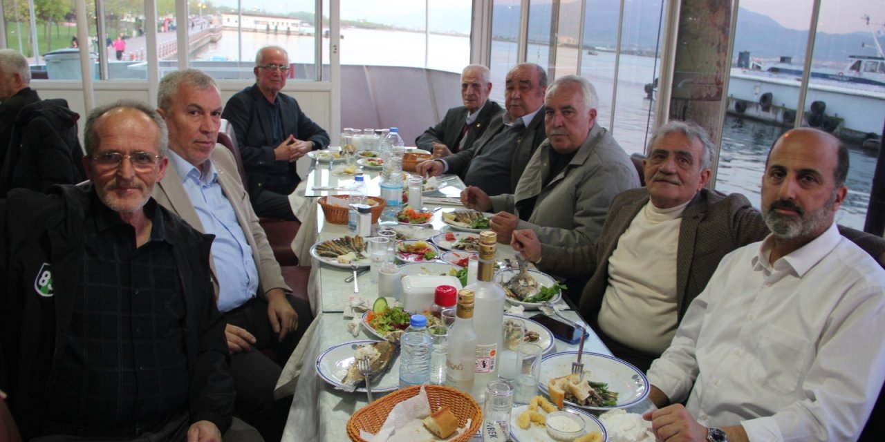 Eski Dostlar Grubu; KIYICI KARDEŞLER’de..