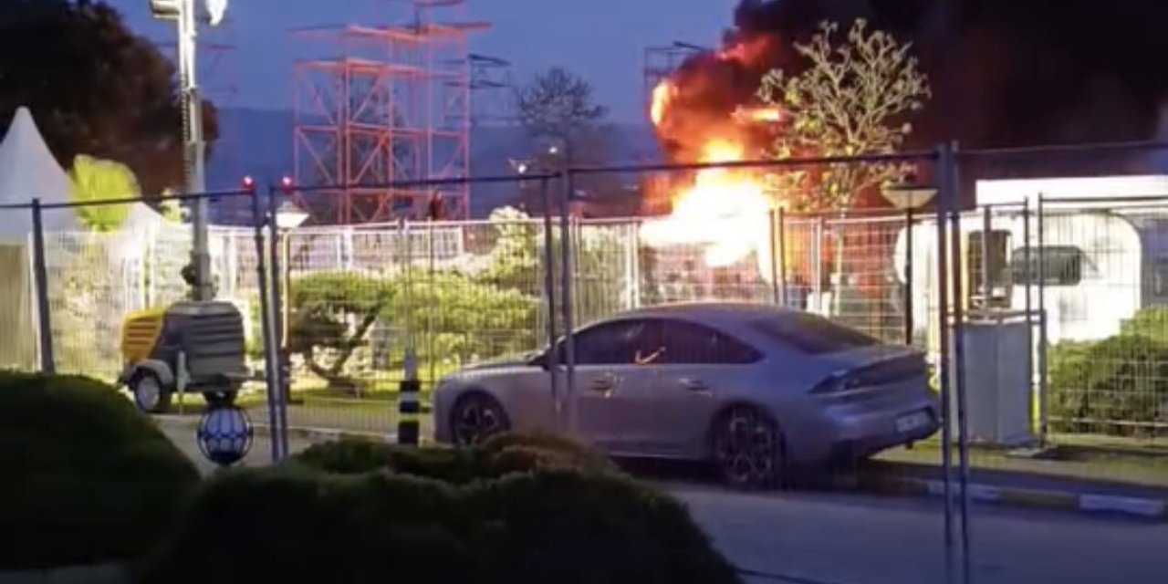 Park halindeki karavan alev alev yandı