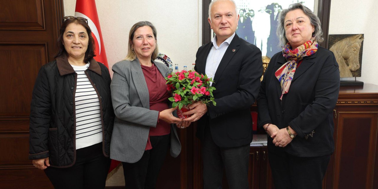 CHP Gebze Kadın Kolları’ndan  Başkanı Ahmet Çalık’a Ziyaret