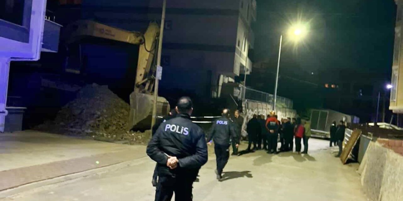 Toprak kayması oluşan  5 katlı bina tahliye edildi