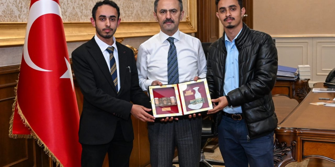 Yemenli Öğrenciler Derneğinden Vali Aktaş’a Davet