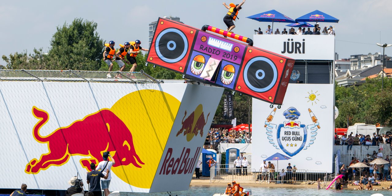 Red Bull Uçuş Günü’ne  Bir Ayda Yoğun İlgi