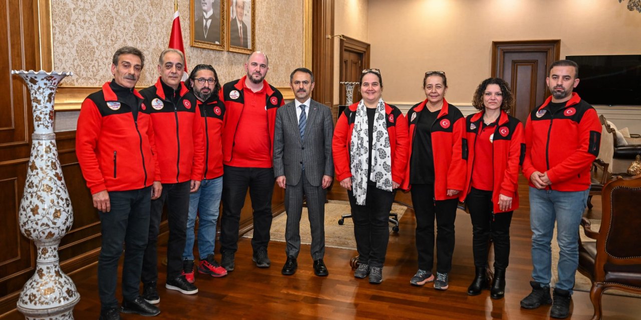 Hayırsevenler Derneği ,  Vali Aktaş’ı Ziyaret Etti