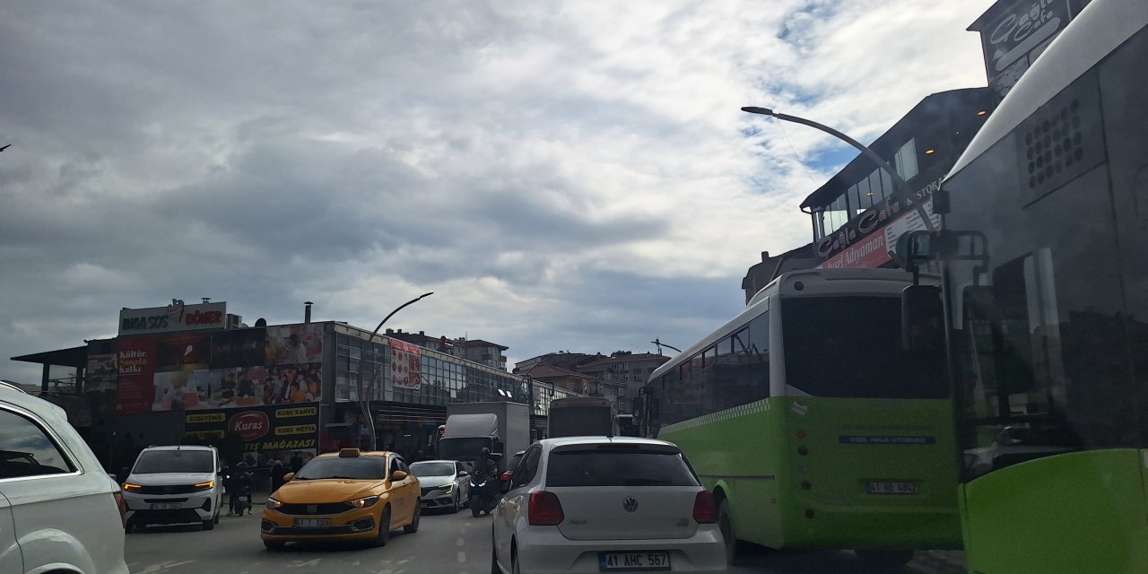 Gebze'de Trafik ve Park  Sorunu Çözüm Bekliyor