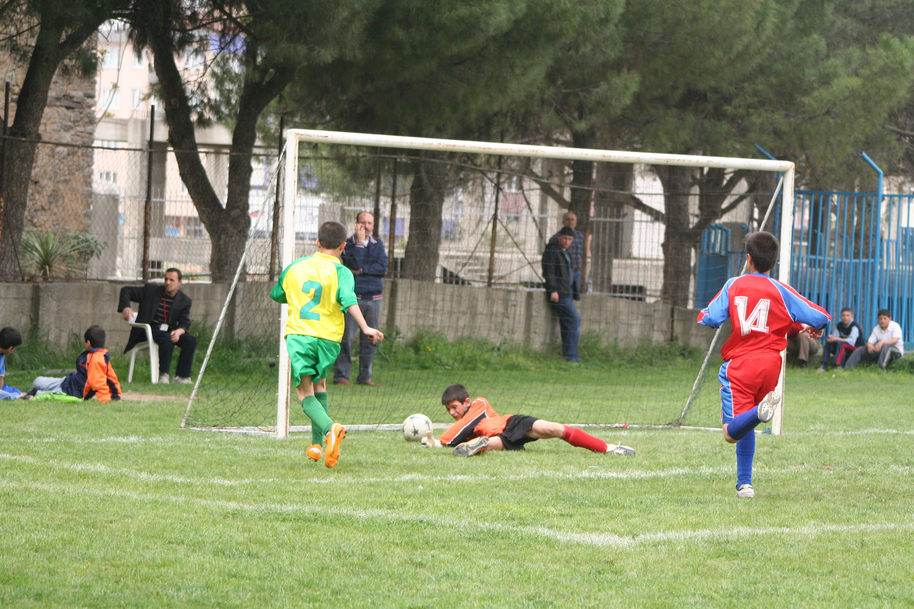 METİN OKTAY STADI YETMİYOR