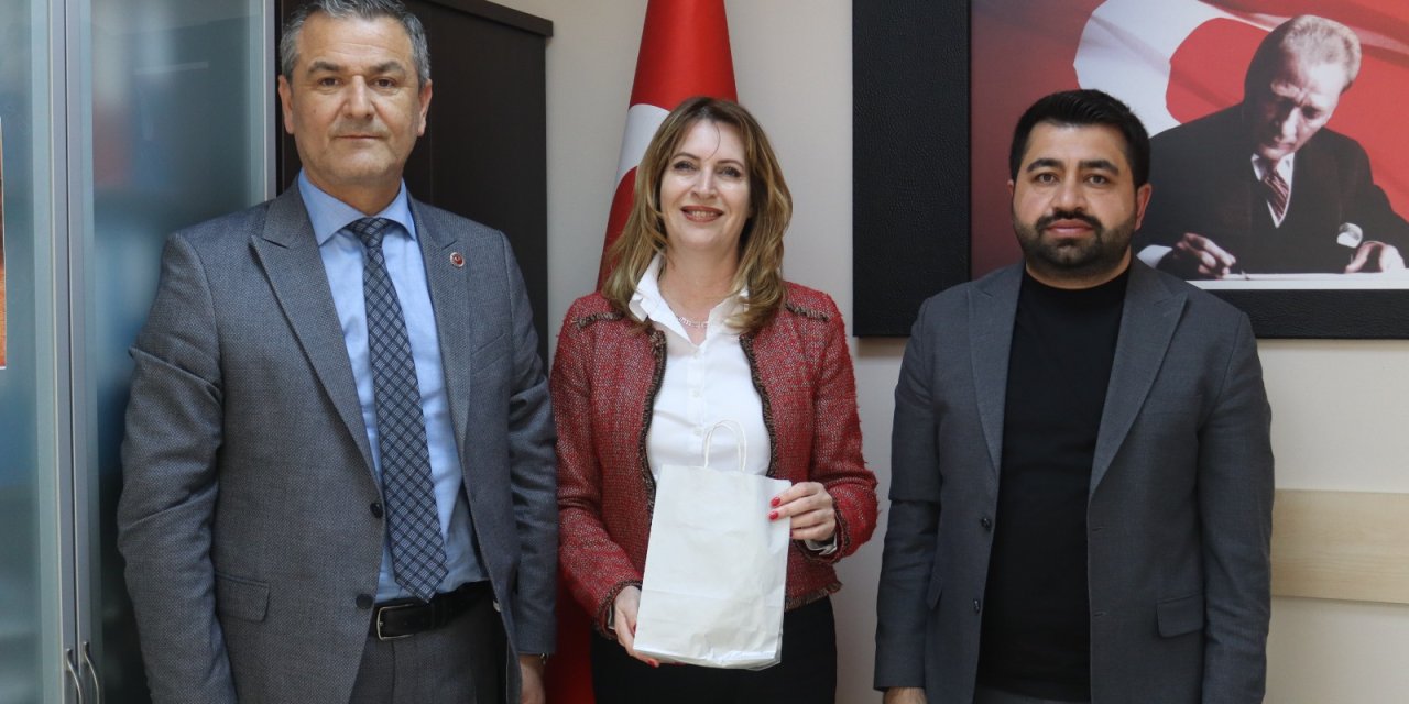 Kadın muhtarlara Anneler Günü ziyareti