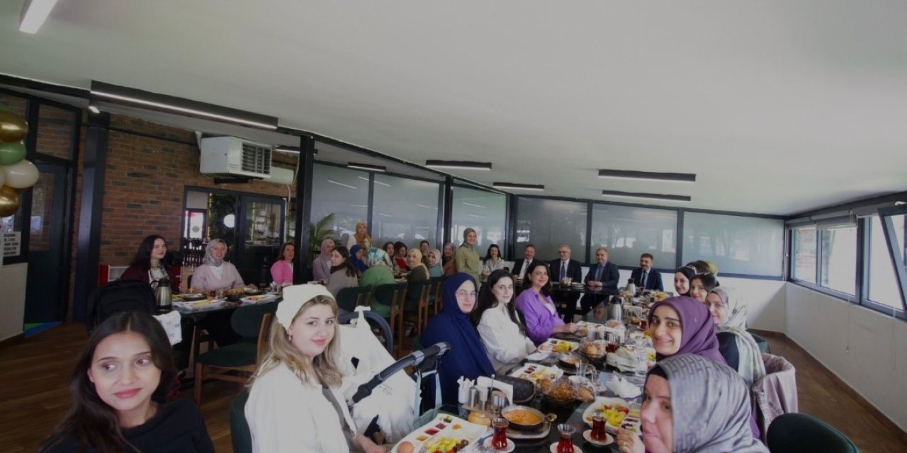 Anne Adaylarının İlk Anneler Günü Heyecanı
