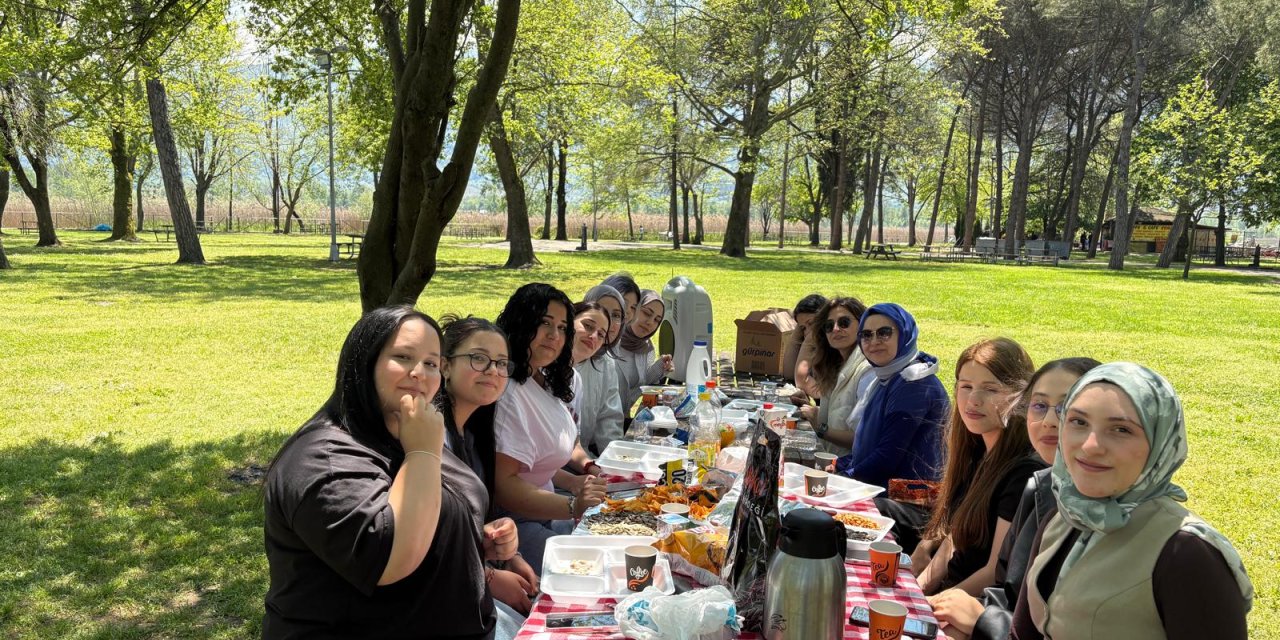 Beyaz Kalpler, baharın gelişini kutladı