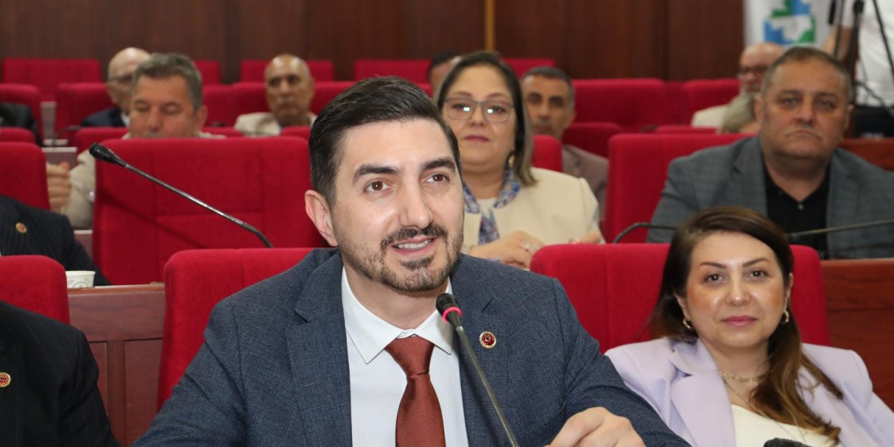 ''İzmit Belediyesini AKP’nin ballı  kaymaklı müteahhitleriyle karıştırmayın''