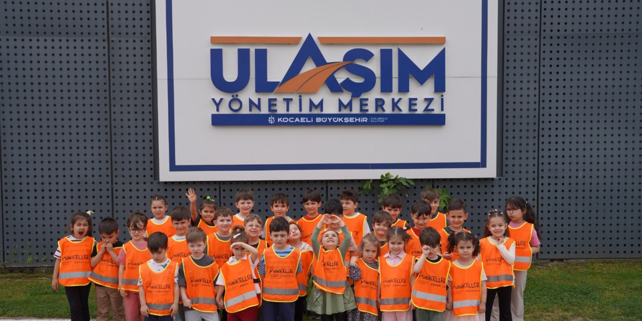 Minikler trafik güvenliğini yerinde öğrendi
