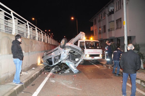 Takla atan otomobilin sürücüsü yaralandı