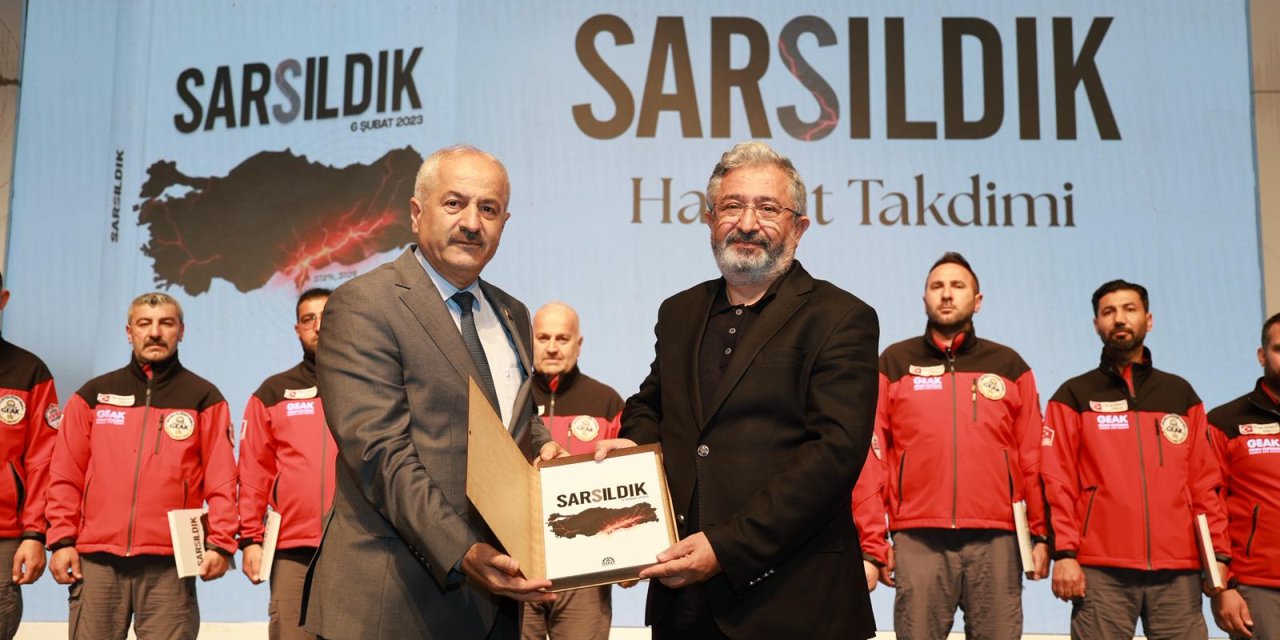 “Sarsıldık Sarıldık” Hatırat Takdimi Programı