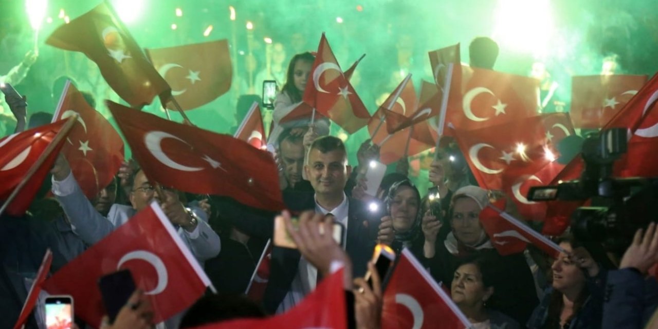 Başkan Sezer: "19 Mayıs Tam Bağımsız Devlet Kurma Kararının İlk Adımıdır"