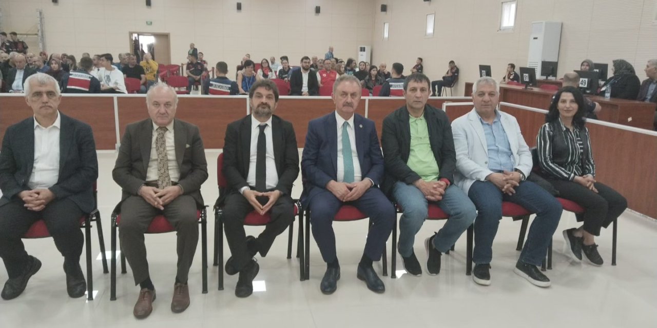 ''Tek Bir Kamu Görevlisi Bile Sanık Kürsüsünde Değil!''