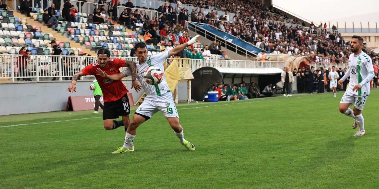Gölcükspor, 5 yıl aradan sonra TFF 3. Lig’e yükseldi