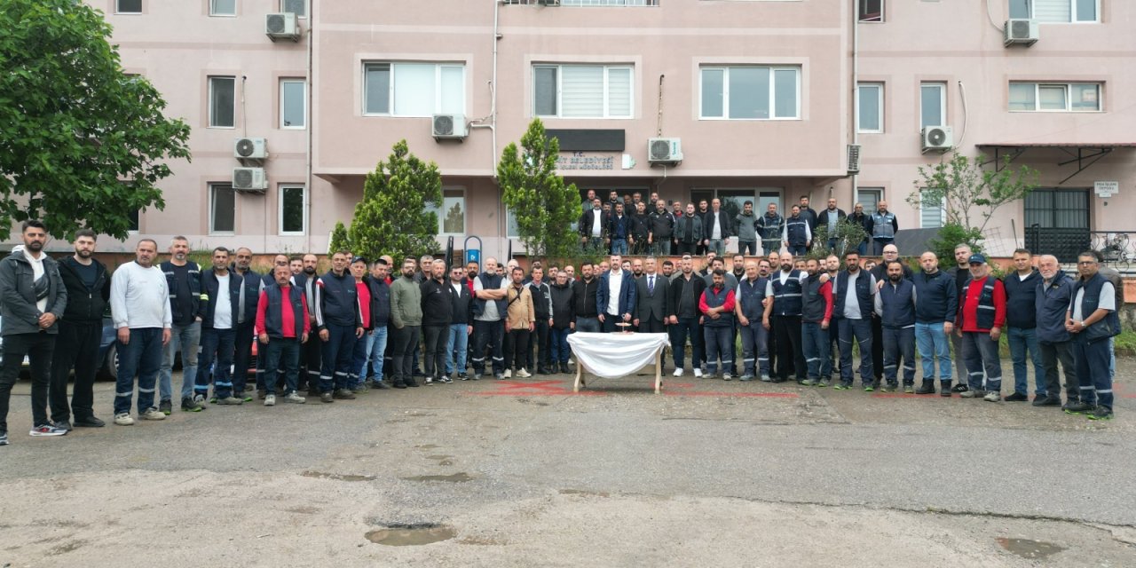 Fen İşleri Şantiyesininde  Personelle Bayramlaştı