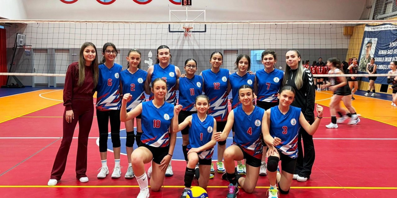 Midi Kız Voleybol Takımı  sezona galibiyetle başladı