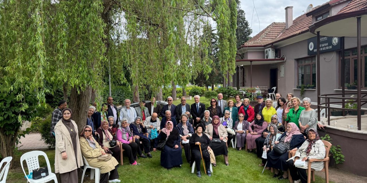 Kocaeli Dostluk Kulübü’nden Huzurevi Sakinlerine Anlamlı Buluşma